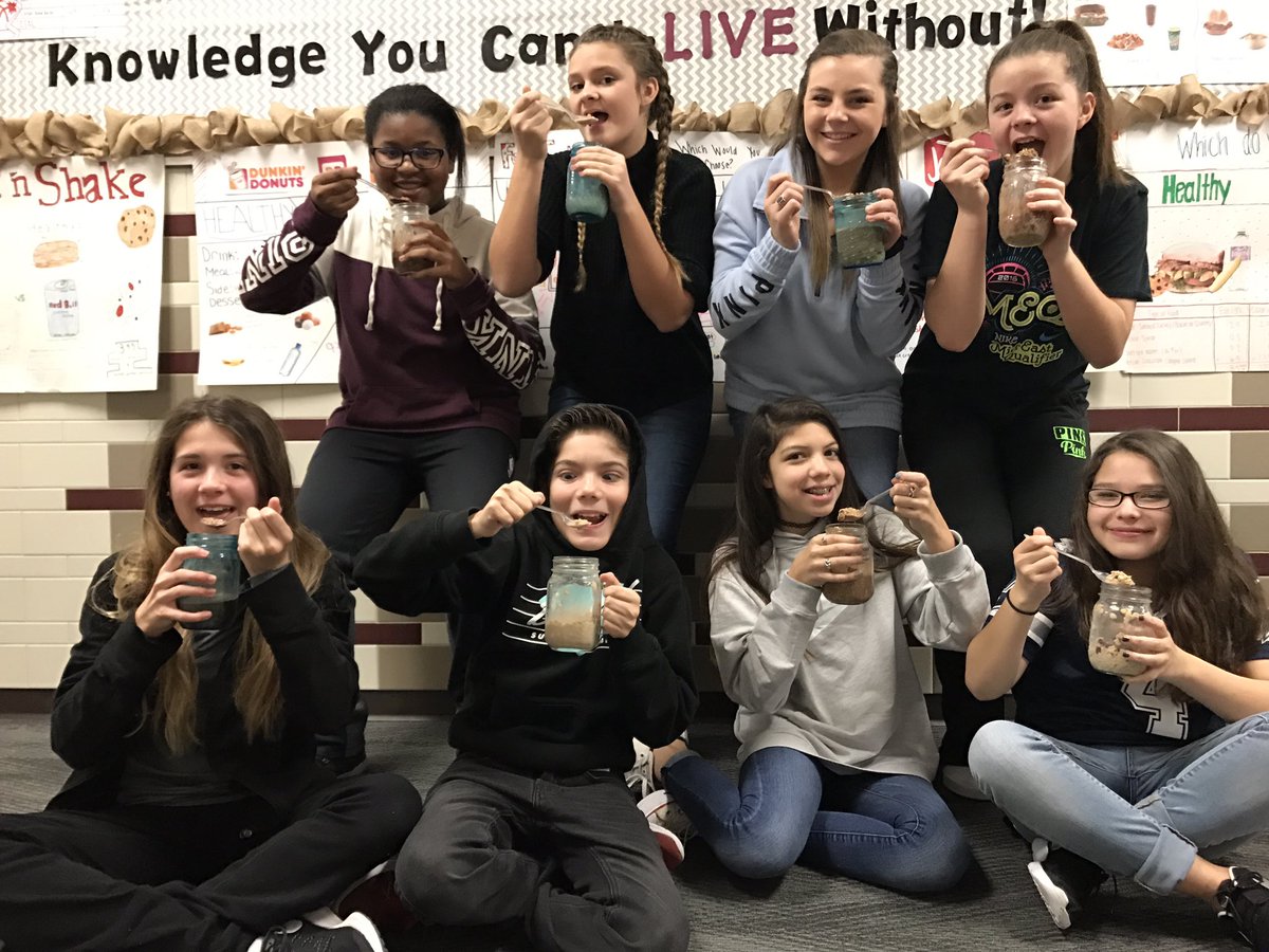 SFLPearson's tweet photo. Mason Jar Overnight Oatmeal Advisory Session was a success for Pearson Skills for Living students! @SFLPearson https://t.co/IFLitCNArP