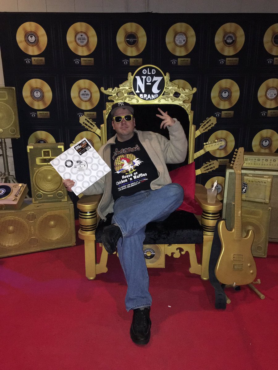 thelatenateshow's tweet photo. In order for me to properly review this event I'm going to need some more drink tickets @jackhoney_us @artbeatsandlyrics @ABLTOUR @ablradio https://t.co/FKSOMtKbAm