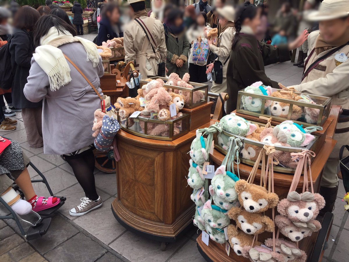 セナ坊 D専用 Iphone動画中心 בטוויטר 今日のシーは週末にしては空いている印象 ただただ スウィートダッフィーグッズを扱う店舗 が大混雑している感じ 一部のダッフィーグッズ カチューシャ コインケース ブランケット 手袋など は ガッレ スチームボート前