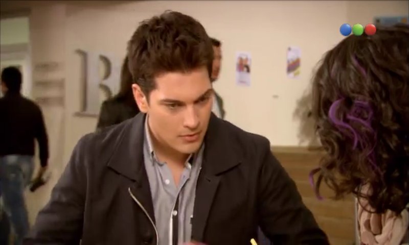 MoreCortez4's tweet photo. E: yo no la engañe aún cuando creí que me había traicionado yo no engañe a #Feriha #Gunse #Emir #ElSecretodeFeriha #Femir #HazÇağ https://t.co/8kFLZACWa5