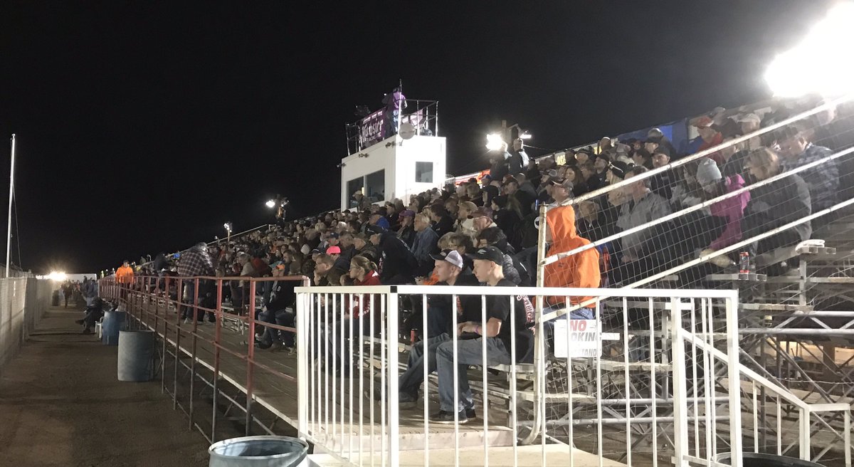 Arizona Speedway is filling up for Friday's <a href="/WildWShootout/">Wild West Shootout</a>  action.