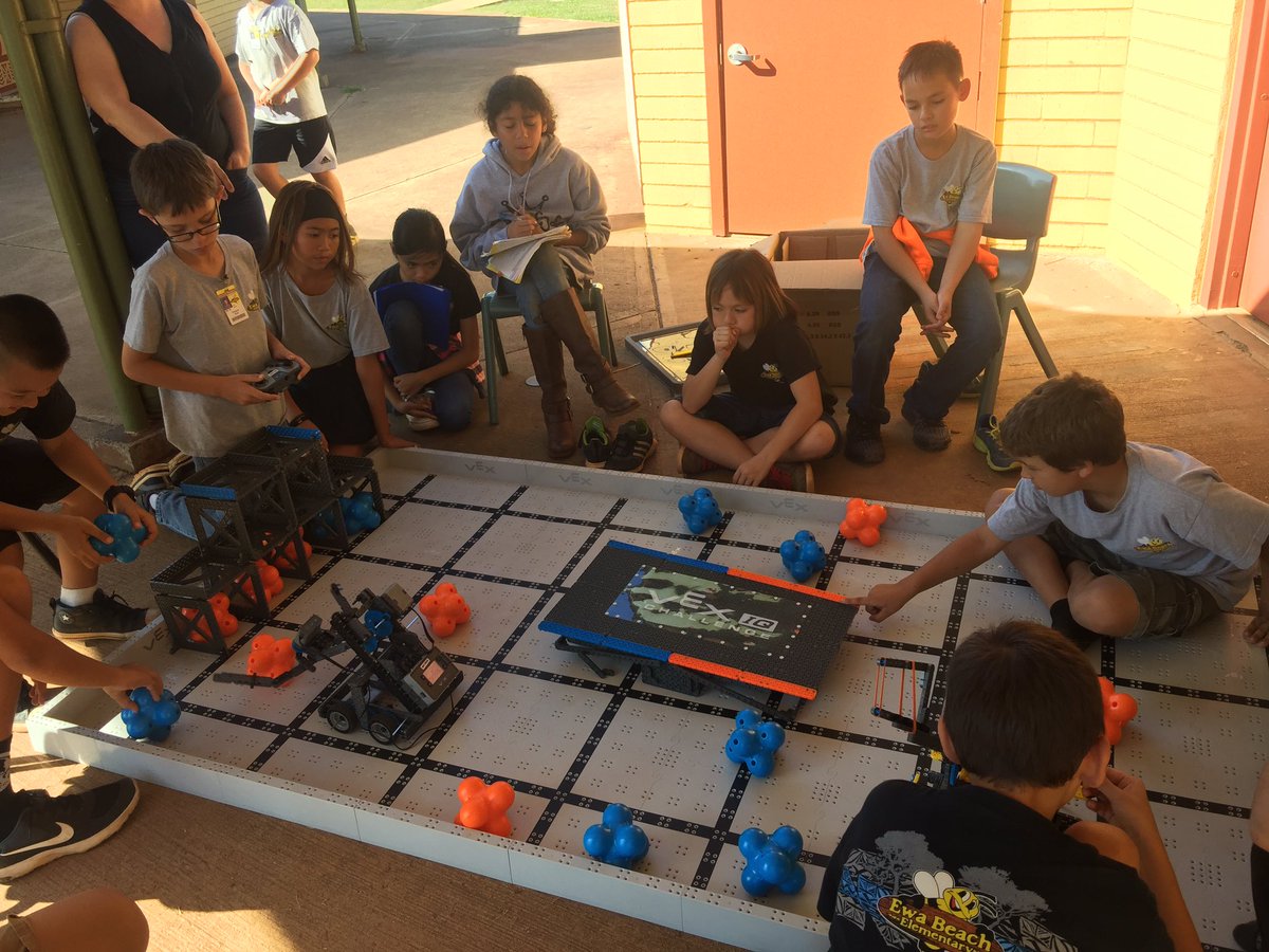 Chrys_Reyna's tweet photo. The teams hard at work displaying mastery of 3 GLOs. 😀 @EBESBees #96706bees #complexthinkers #qualityproducers #effectiveusersoftechnology https://t.co/s1inlsjTpz