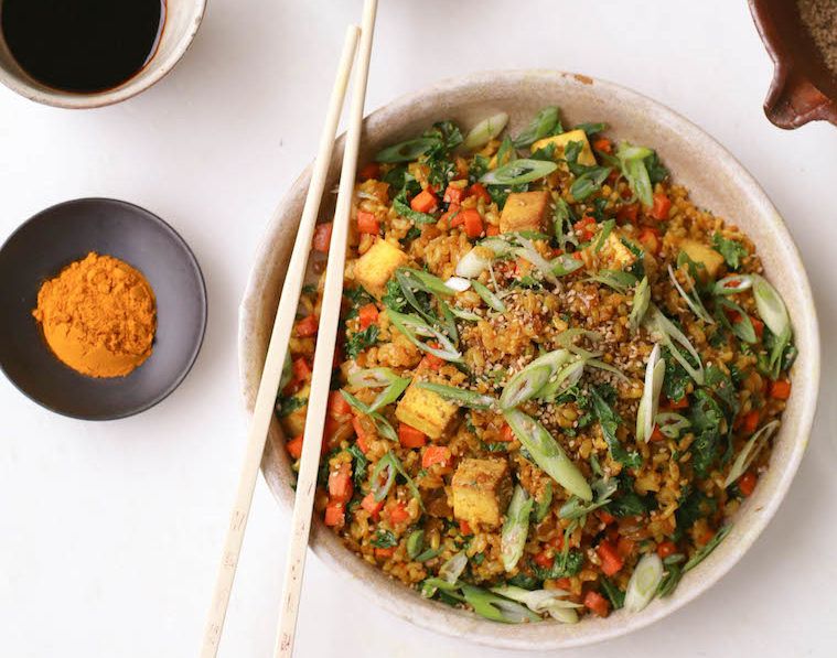 joyoushealth's tweet photo. Skip the take out! This Turmeric Kale Fried Rice will totally rock your taste buds: https://t.co/e3NVVedbD7 #antiinflammatory #detox https://t.co/2r86AhOaOX