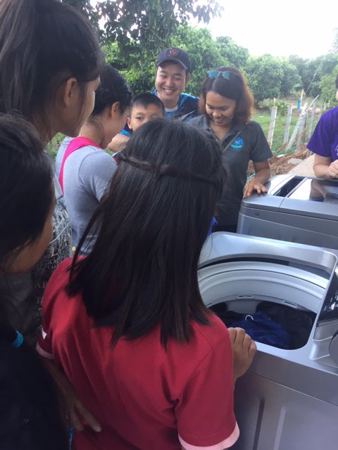 veemel's tweet photo. Hill tribe children get/see washing machine for first time at @BFWAorg new leadership home in Thailand. Their delight was palpable ! https://t.co/M81gasi2Lt