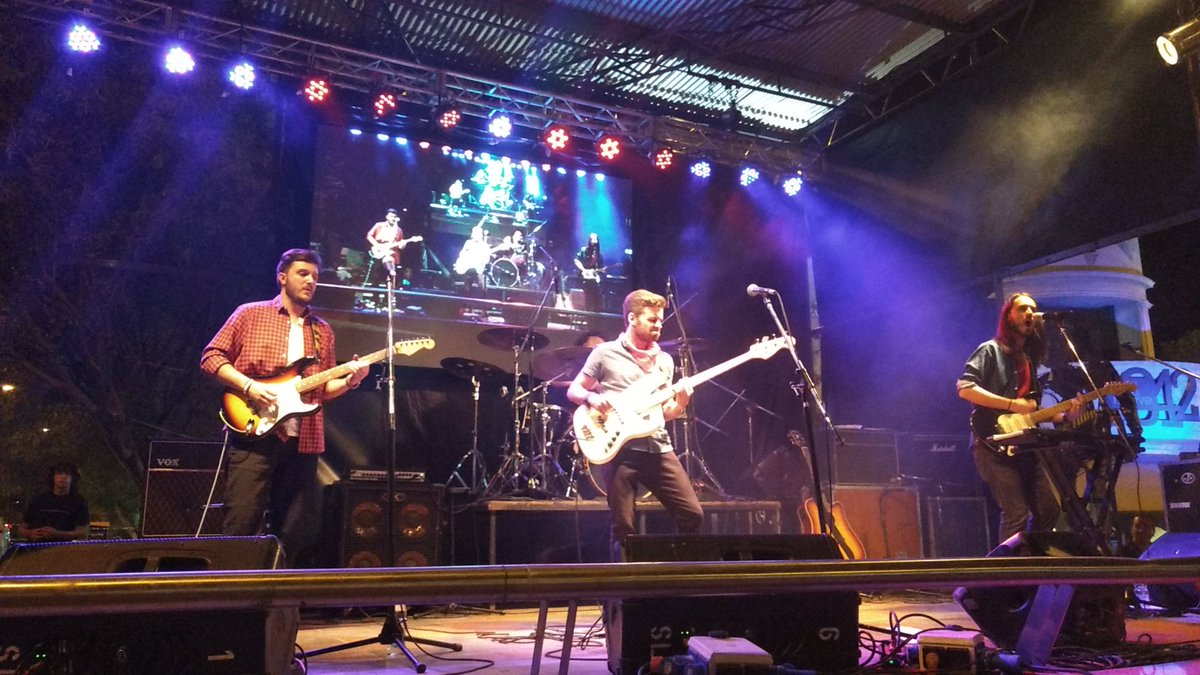 MuniLaFalda's tweet photo. Gran show de @Thegreets en #LaFalda https://t.co/4jHQGehWtu