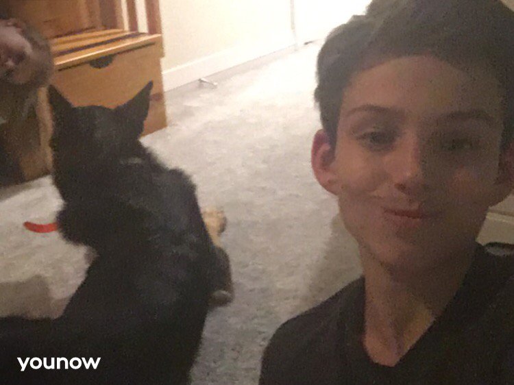 0LizardZ's tweet photo. 🔴 LIVE on @YouNow - https://t.co/XCMheK1RLB https://t.co/Lh2LCZiS47