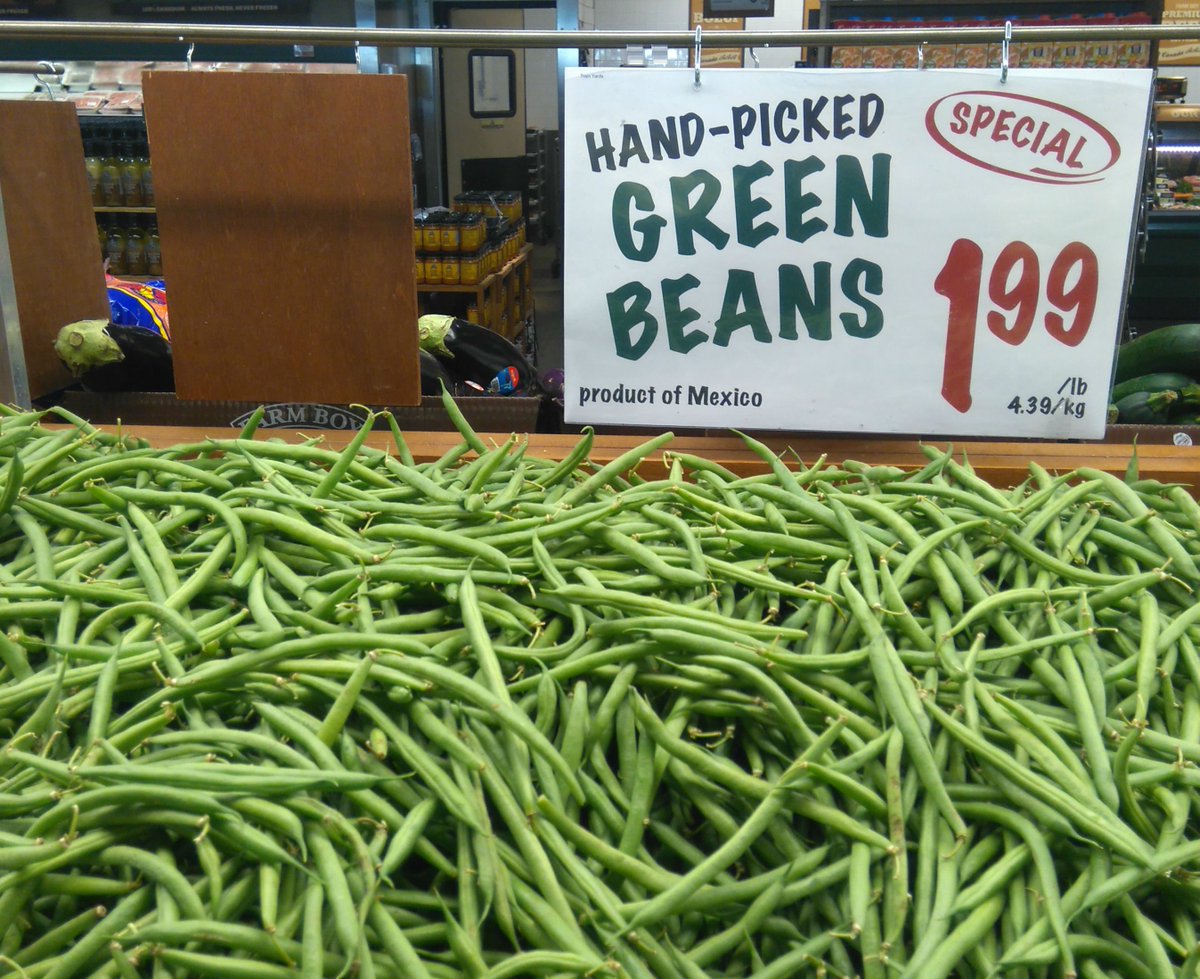 FarmBoy's tweet photo. Don't forget to add Hand Picked Green Beans to your shopping list this weekend! #Fresh #Sale #DeliveredDaily #PickedForYou https://t.co/CV8fTVzrGE