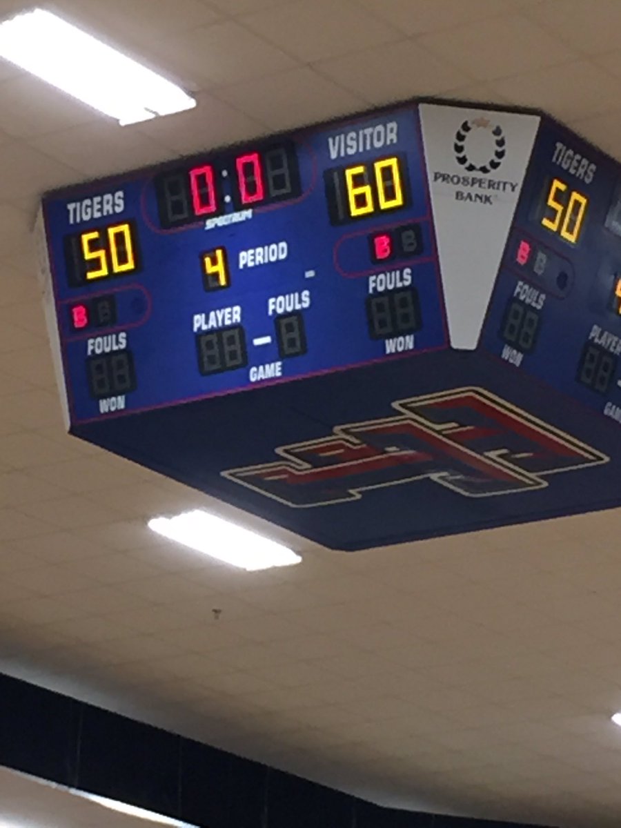 Shark basketball takes first district win against Tidehaven.  Nice job boys 🏀👍🏻