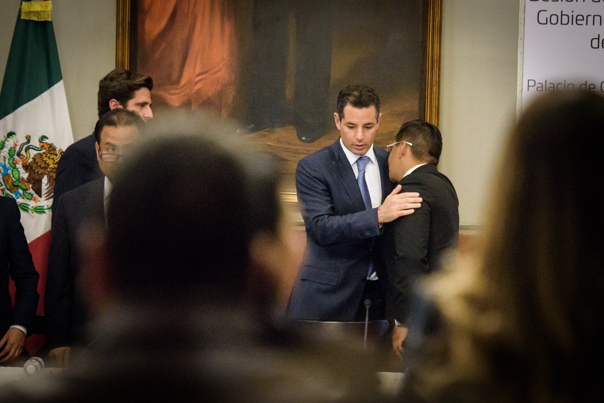 JesusGHerreraP's tweet photo. Agradezco al Gobernador @alejandromurat por presidir la instalación de la Junta de Gobierno de la Defensoría Pública del @GobOax. https://t.co/1Azn5bNDwU