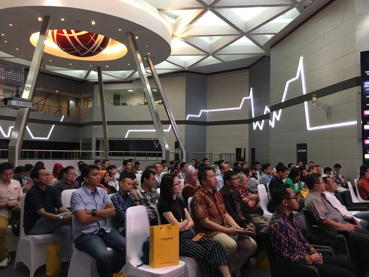#OmInvestOm hari sabtu,meski hujan2 tetap semangat buat dengerin bocoran saham 2017 dari <a href="/KE_Trade/">Ke Trade</a> di bursa efek  @yoanamarrie <a href="/IDX_BEI/">IDX</a>