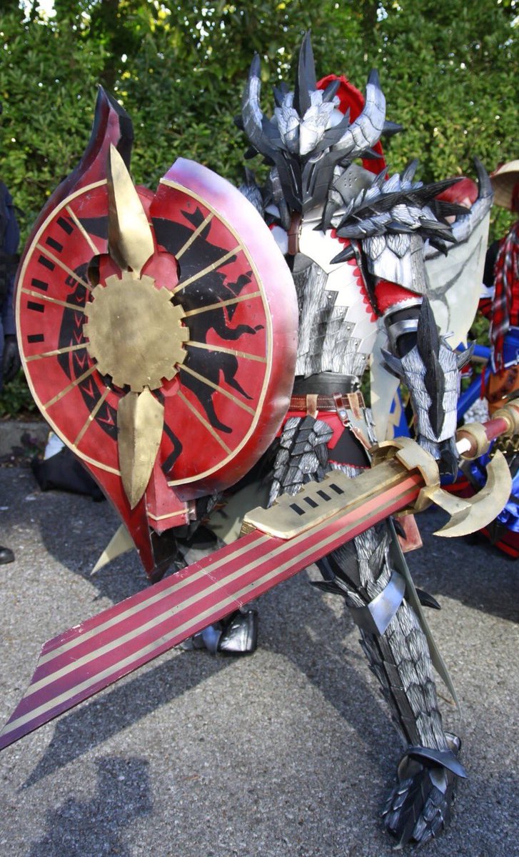 Monster Hunter Fully Transforming Charge Blade Silver Rathalos Cosplay By Buffy 0926 Is Truly Amazing