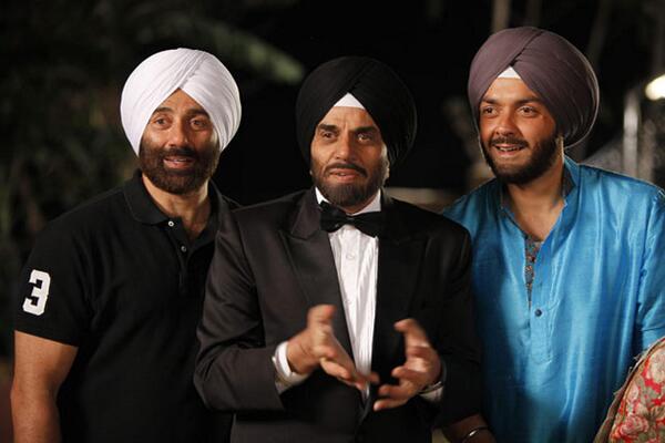 sowika71's tweet photo. #14Jan2011 Release of Yamla Pagla Deewana
@MuVyz @TheDeolLegacY @nalibakit @nripendraj9 @TeamDeol @KaraNDeolFC @nika_simran 
#6YearsOfYPD https://t.co/te5MOHR29E