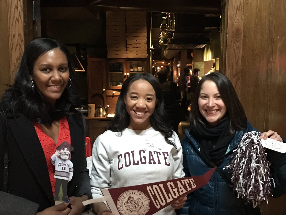 ColgateClubCLE's tweet photo. One last #colgateday photo op with #flatraider! #socialmediahog @colgateuniv https://t.co/HwyWt9kTBY