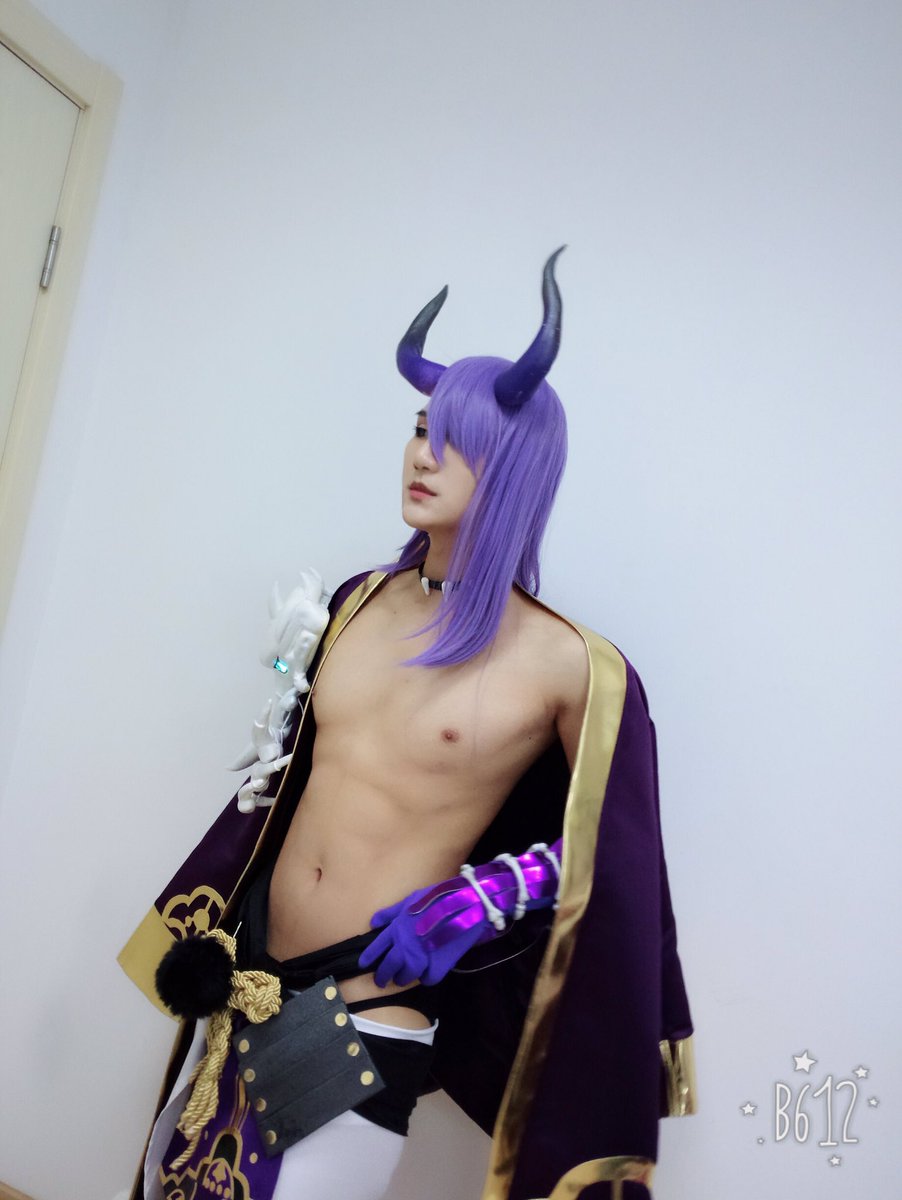 BaoziHana's tweet image. #陰陽師

八百年不卖肉的出了一次夜叉…感觉自己要被警察抓走了…😂