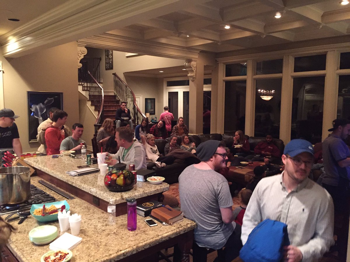 AaronKruse_'s tweet photo. This is a GREAT team of Young Adult leaders from Conway! 31 strong heading into 2017! 🙏🏼💪 https://t.co/WETd3sxwbA