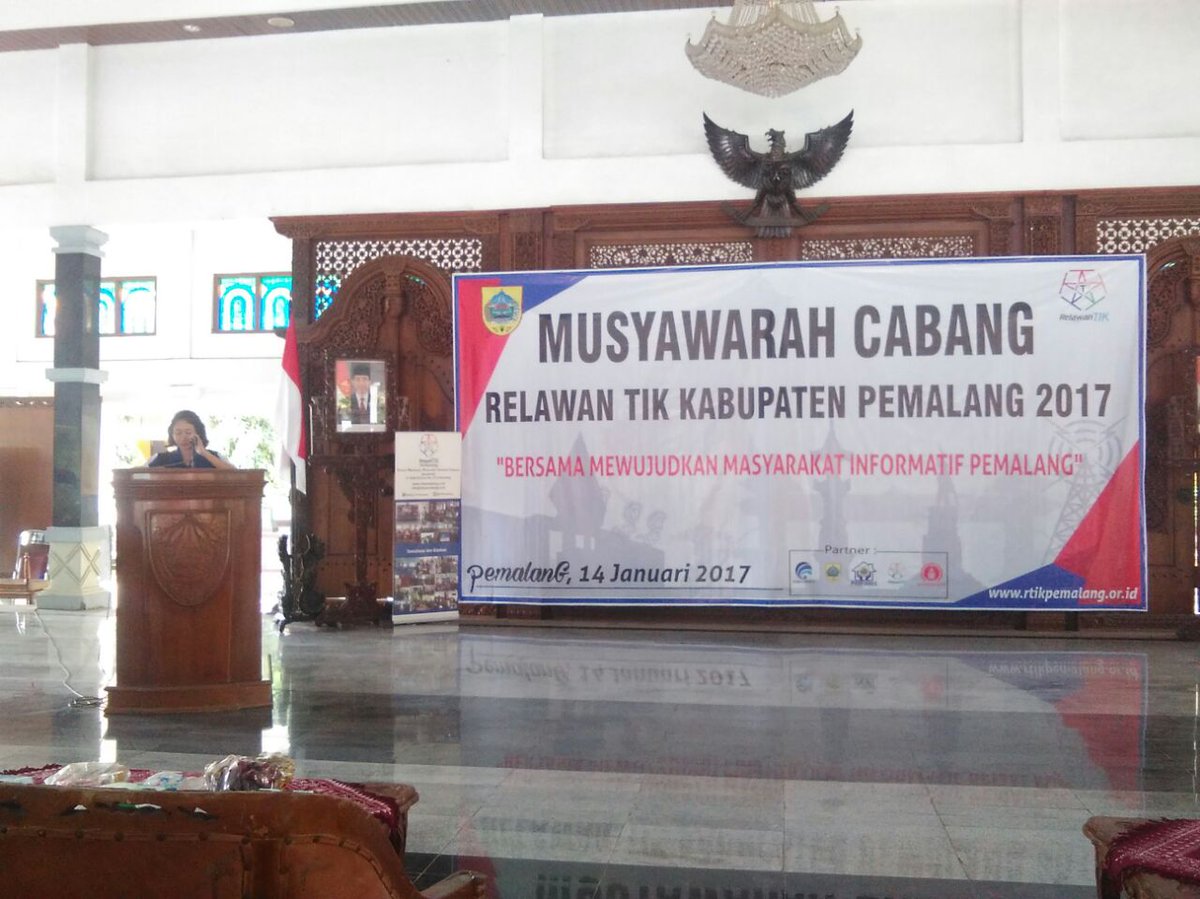 fajareridianto's tweet photo. Mbak Ernie memberikan sambutan mewakili ketua @RTIKPemalang mas @MassolPanjava dalam #MuscabRTIKpemalang https://t.co/h6iH2djlXU