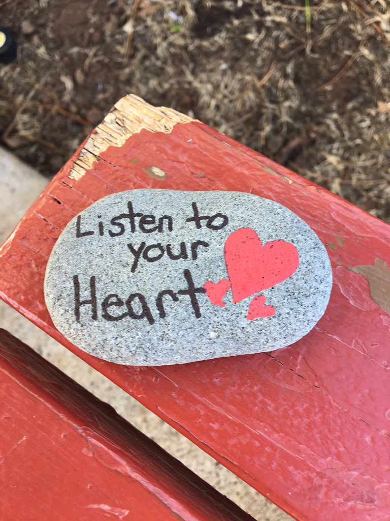 LaceySpaceCasey's tweet photo. Quick stop at the Tropical Plantation to enjoy a cocktail and leave some @BeKindRockOn #Rocks #BeKindRockOn #Kindnessmatters #spreadkindness https://t.co/I3ea4R2dqj