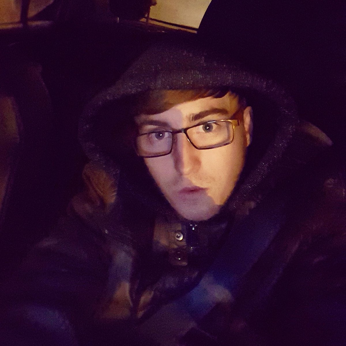 pj_wld's tweet photo. When your car breaks down and its 0 outside, but selfie. #car #breakdown #cold #frezing #stranded https://t.co/0qU7N4am3Q
