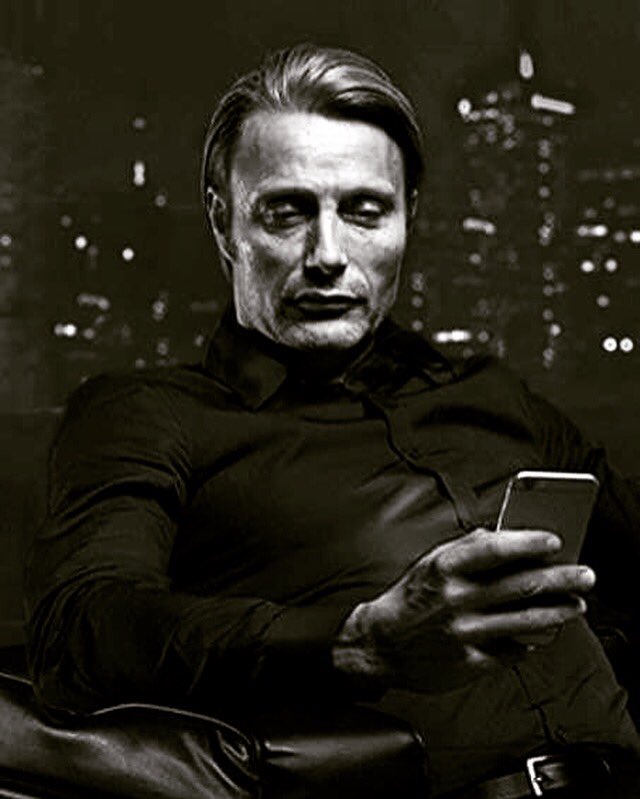 LorinXnicoLe's tweet photo. #gtfoh lol 👉🏿#SneakyPete👈🏿 yeah... Dude I can't even watch right now I've been wondering what that #NowTrending was! #wtfigorn #DalisAtom👄 https://t.co/79pWZq6EEh