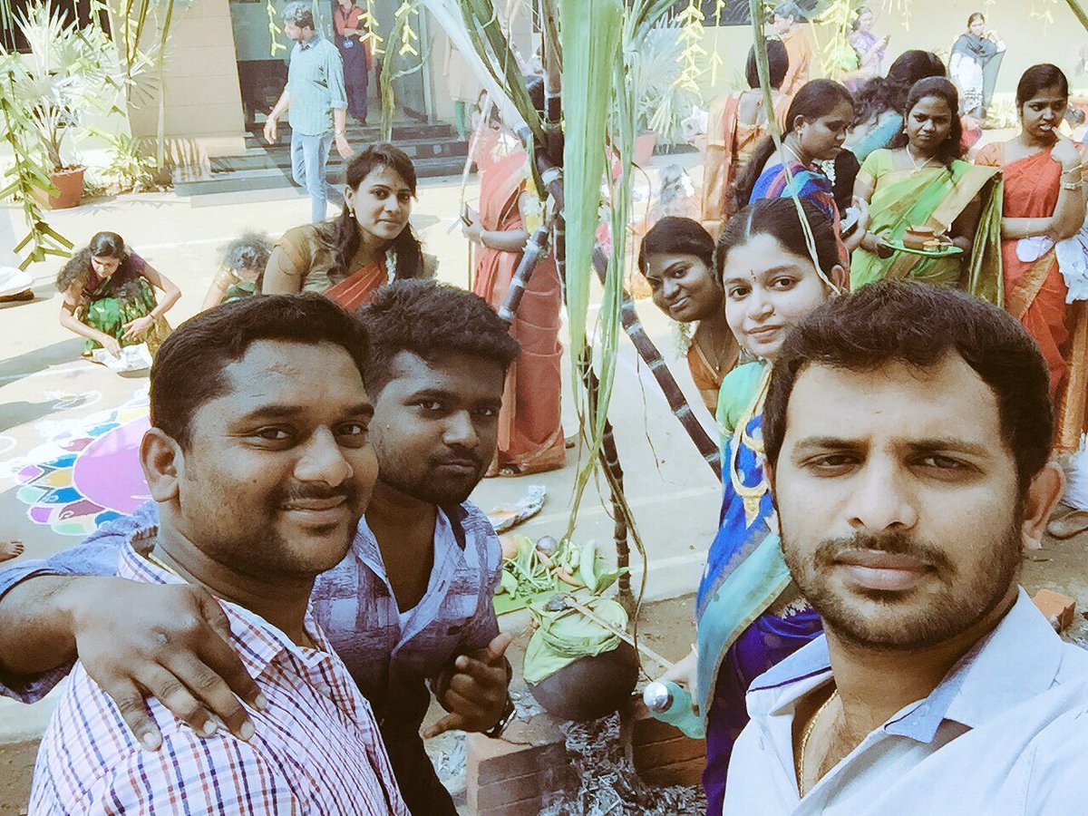 VNOG's tweet image. #HappyPongal #Fusionites #Nasdaq #Nagercoil #office #WeSupportJallikattu #WeDoJallikattu @Fusionites_mmi @iam_sree0 @jeyaramsj11 @Manojdhaya