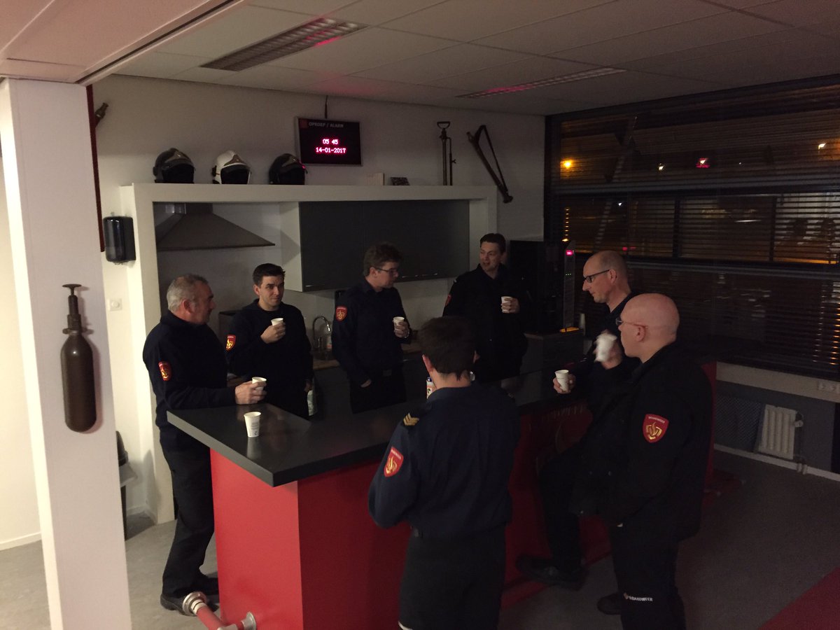 Olympiakazerne's tweet photo. Om 5:30 uur een bakkie voor vertrek naar @TBWeeze! Kazerne Olympia trapt af @vakbekwaam_VRR #grstv #deurprocedure #zinin https://t.co/2m6J5jpDao