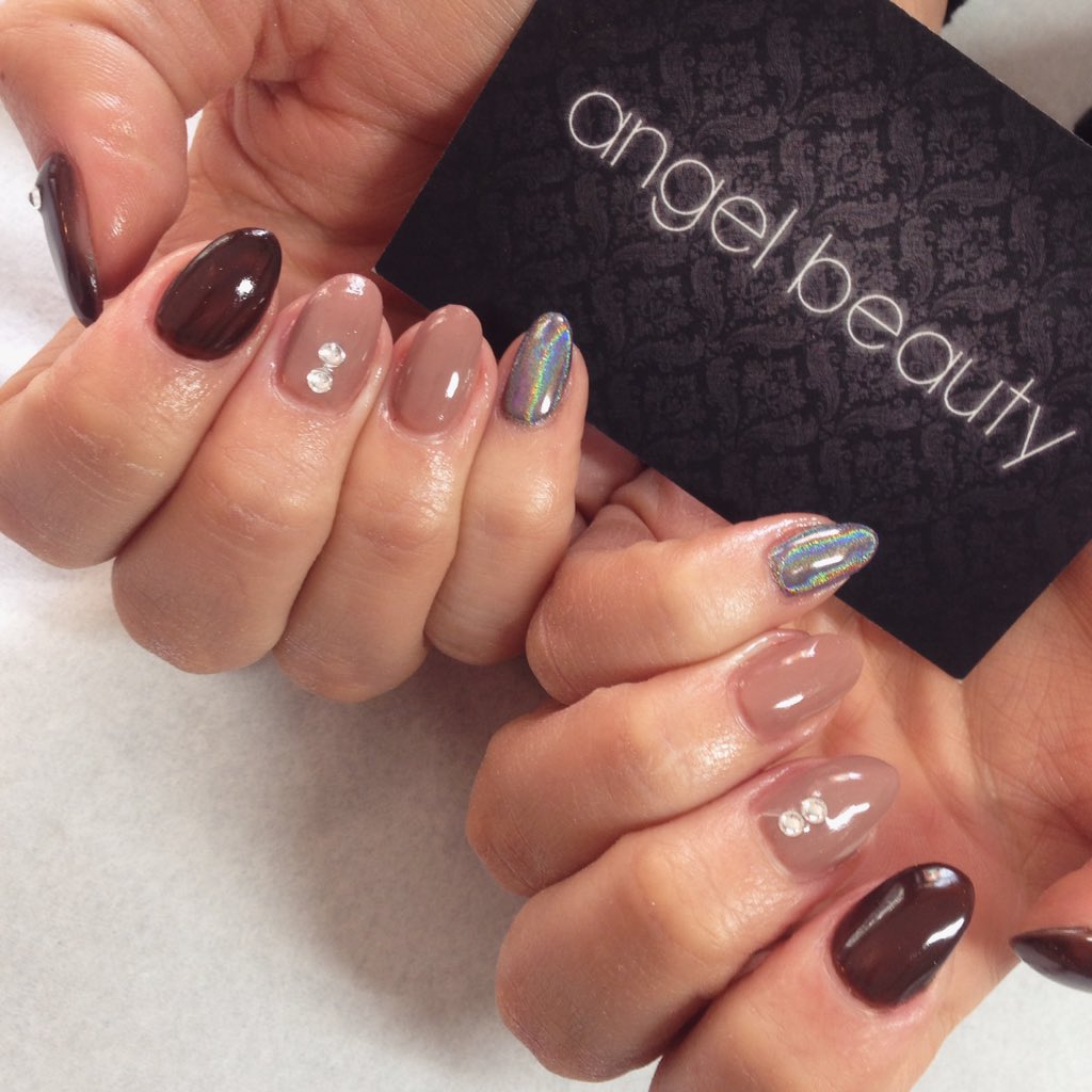 Nude and holo Gelish 💅🏽 #sandbach #gelnails #beautysalon