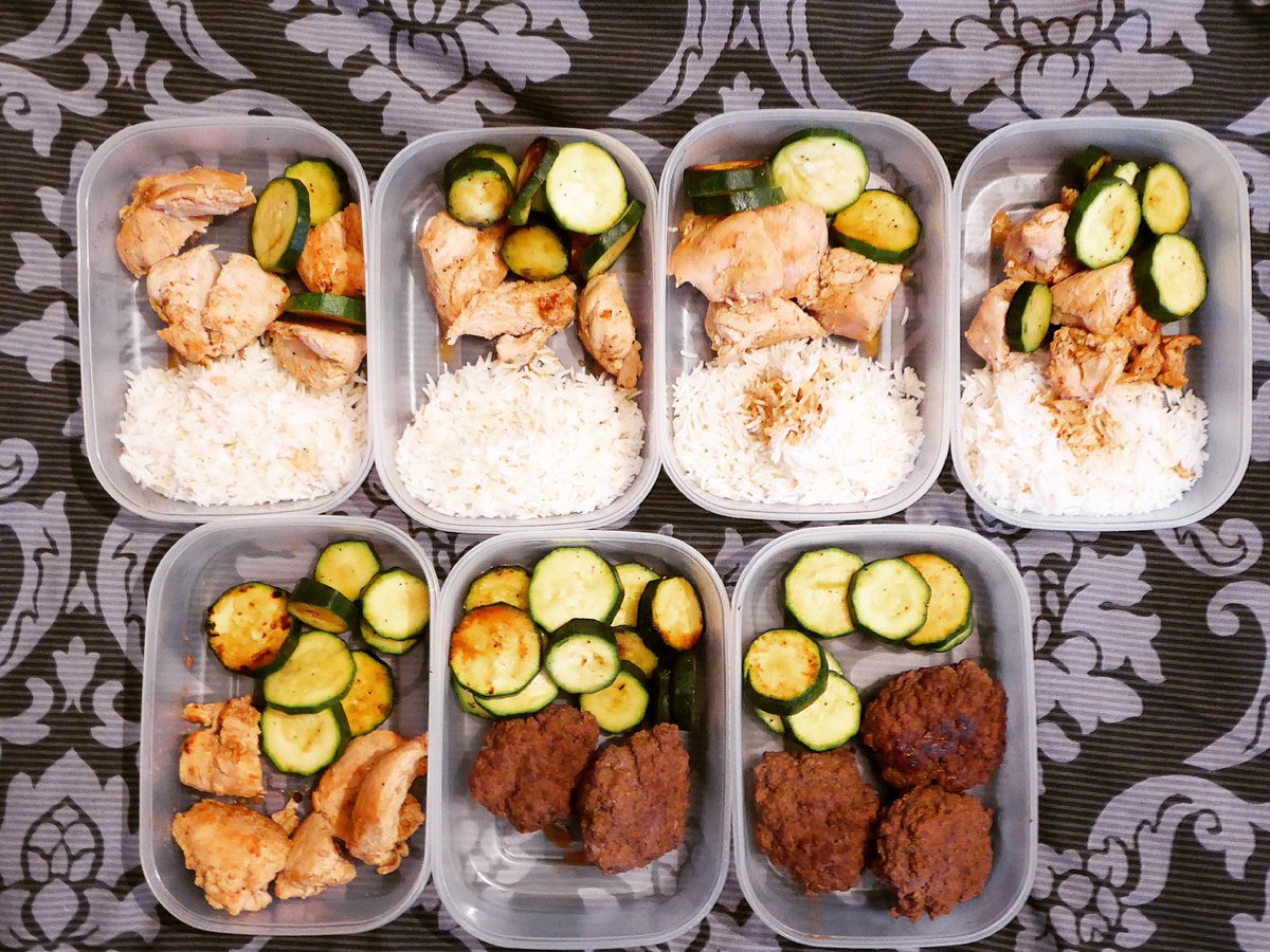 BorisBosy's tweet photo. Meal prep for today/tomorrow 😬😬💪🏽 https://t.co/ynXAzhdDog