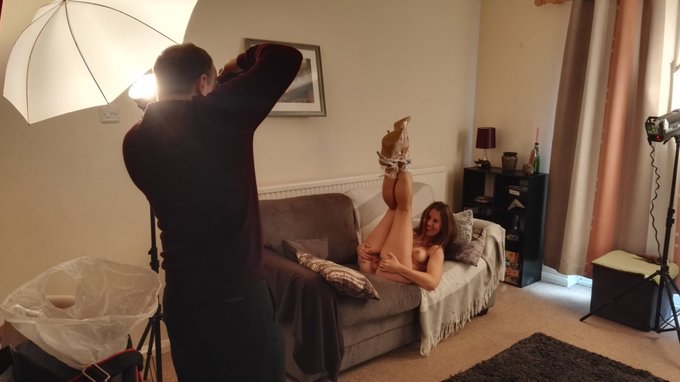 Look who turned up at my house last night!? Only @MasieDee for her shoot with @uknaturalmodels for @atkhairy<a href="/tag/bts"class="tags"><span>#bts</span></a>