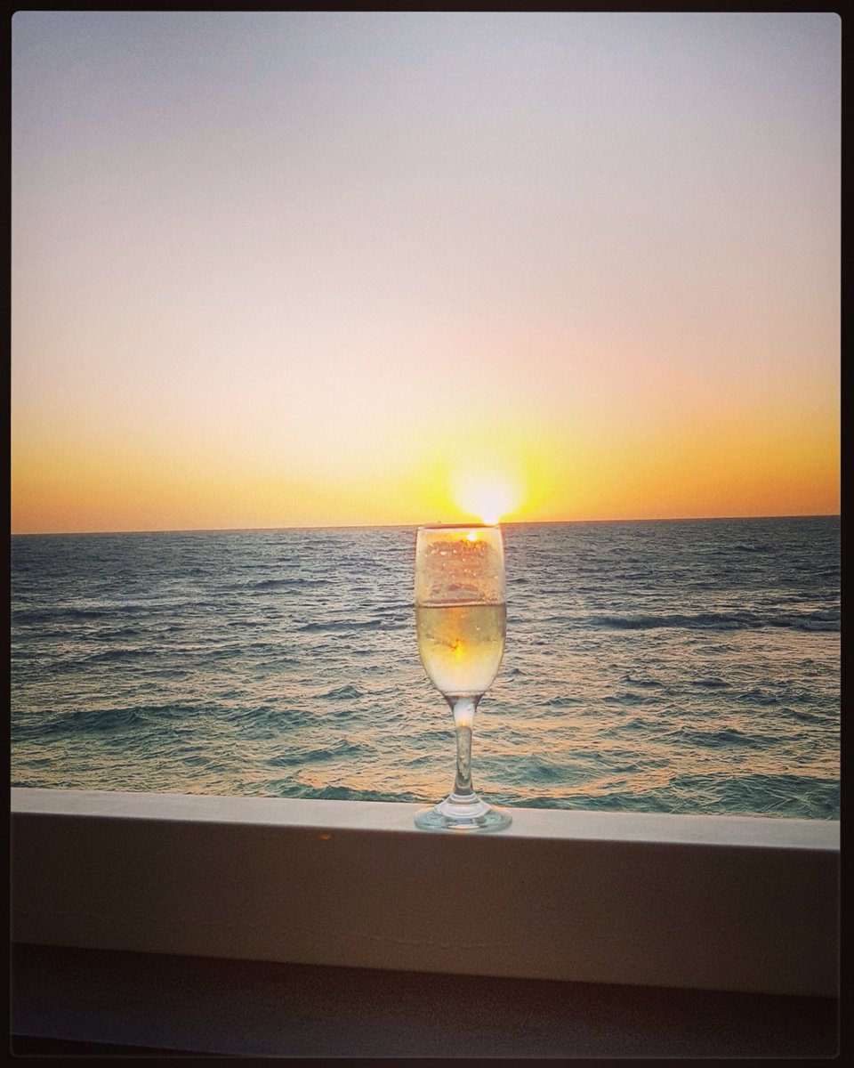 Love a Perth sunset <a href="/perthnow/">PerthNow</a> <a href="/perthtweeter/">Perth Tweeter</a> <a href="/WestAustralia/">Western Australia</a> <a href="/sunset_wx/">Sunset Weather</a> #sunset #photooftheday #instadaily <a href="/macclub/">MacClub</a>