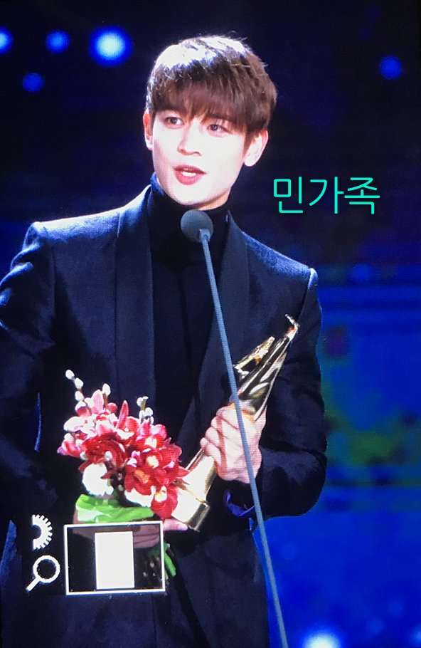 Minhomes1209's tweet photo. [preview] 170114 Golden Disk Awards #민호 #minho ❤❤❤ https://t.co/2RAmwmzkI3
