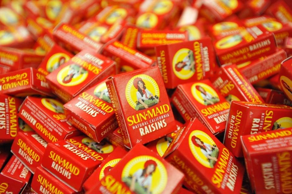 SunMaidUK's tweet photo. Did you know that a 42.5g portion of Sun-Maid California Raisins counts as one fruit serving? https://t.co/NsBc7W7BRa #HealthyEating https://t.co/jLA5XYQ3UZ