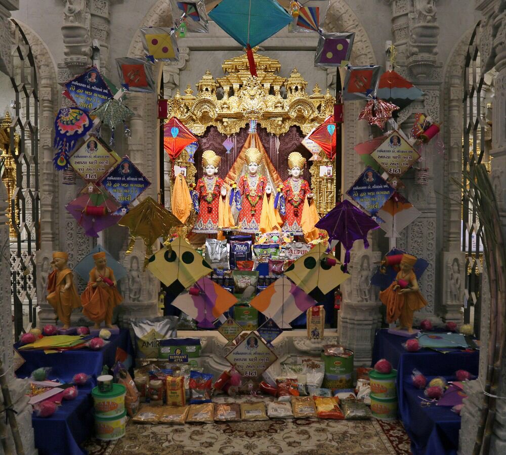 NeasdenTemple's tweet photo. To all those celebrating today; Happy #Uttarayan #Makarsankranti #Jholi #Utsav https://t.co/JfV0vL9Dhw