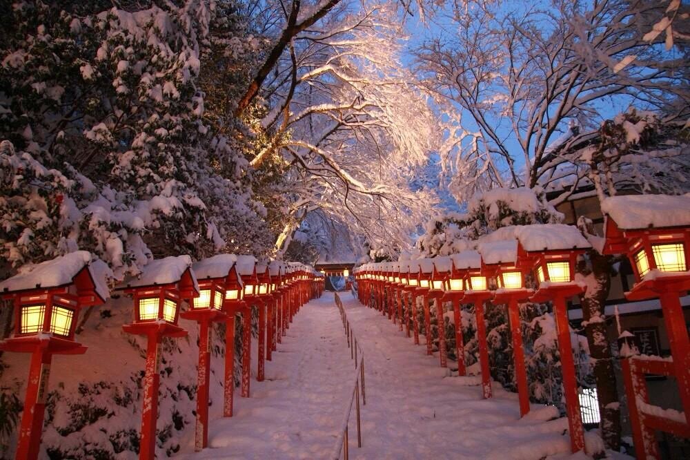 雪の降る朝の赤 京阪電車おでかけ情報【公式】 on X: 