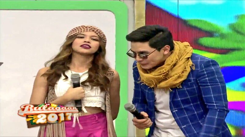herstoryRS's tweet photo. "SOBRANG HOT TALAGA TIGNAN NG NAVEL PIERCING NI MENG!!" 😍🔥 #ALDUBConfidence 

ALDEN: https://t.co/dYOkwj7g8f