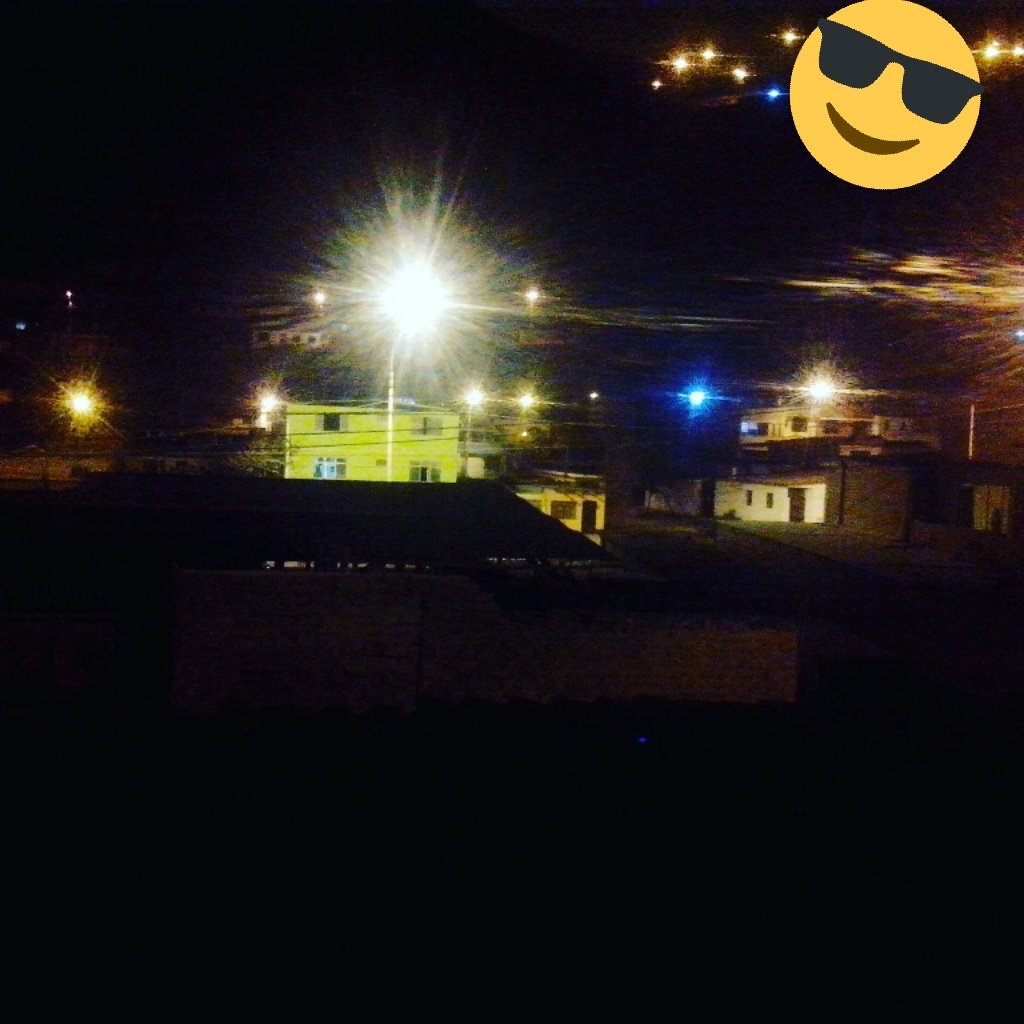 pasando la noche solo en mi habitacion (no tengo sueño) bueno ya mañana subo una foto actual de mi