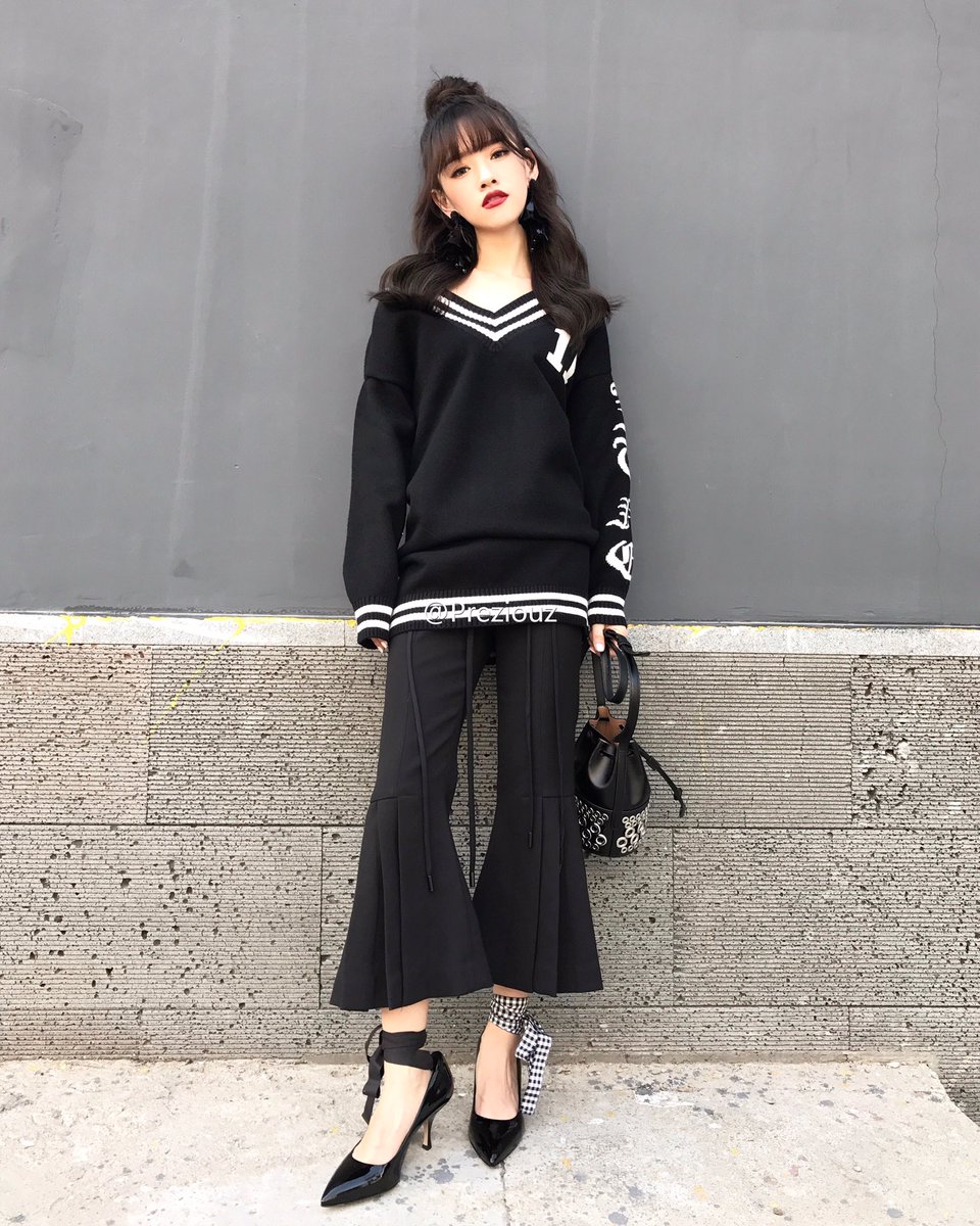 yiqian9188's tweet image. 手机工作片～
拍完就把毛衣买了～嘿嘿～