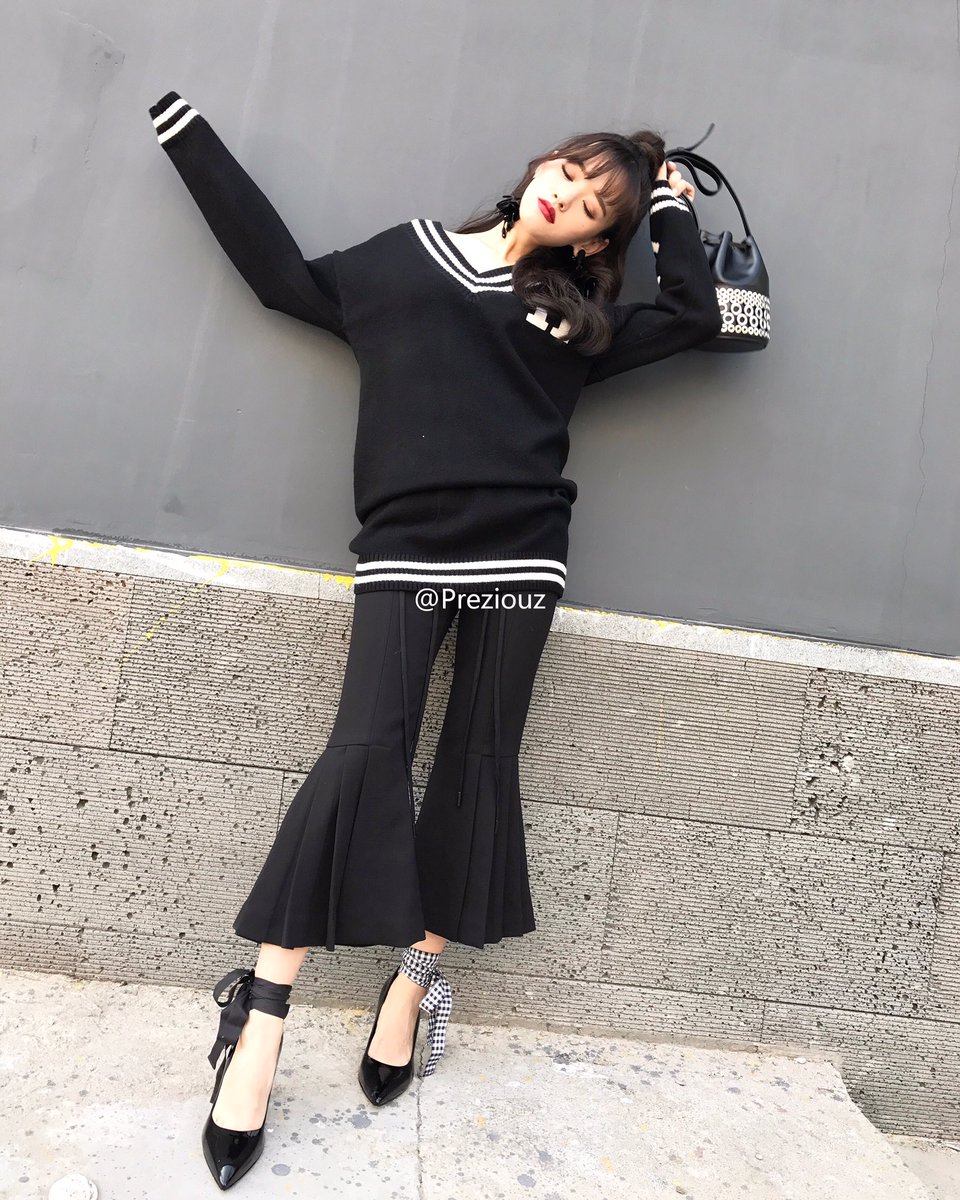 yiqian9188's tweet image. 手机工作片～
拍完就把毛衣买了～嘿嘿～