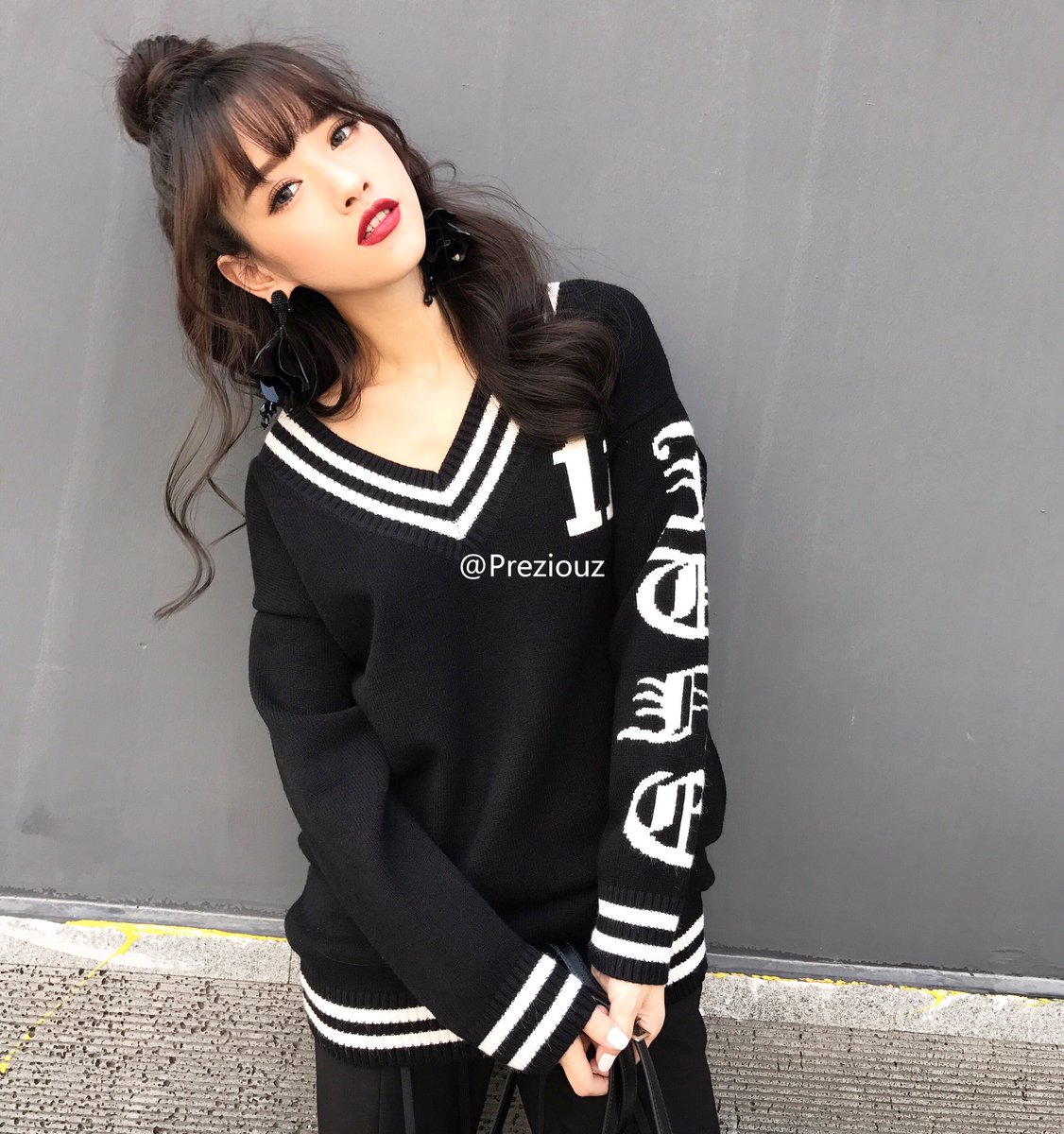 yiqian9188's tweet image. 手机工作片～
拍完就把毛衣买了～嘿嘿～