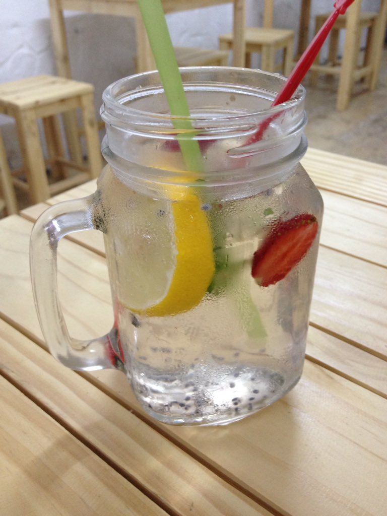 biskandar83's tweet photo. Setelah ber-"vespa", seteguk "biofresh strawberry lemonade" yg mendebarkan di Delicate Cafe 👍🏾 https://t.co/nVYamg9Zh8