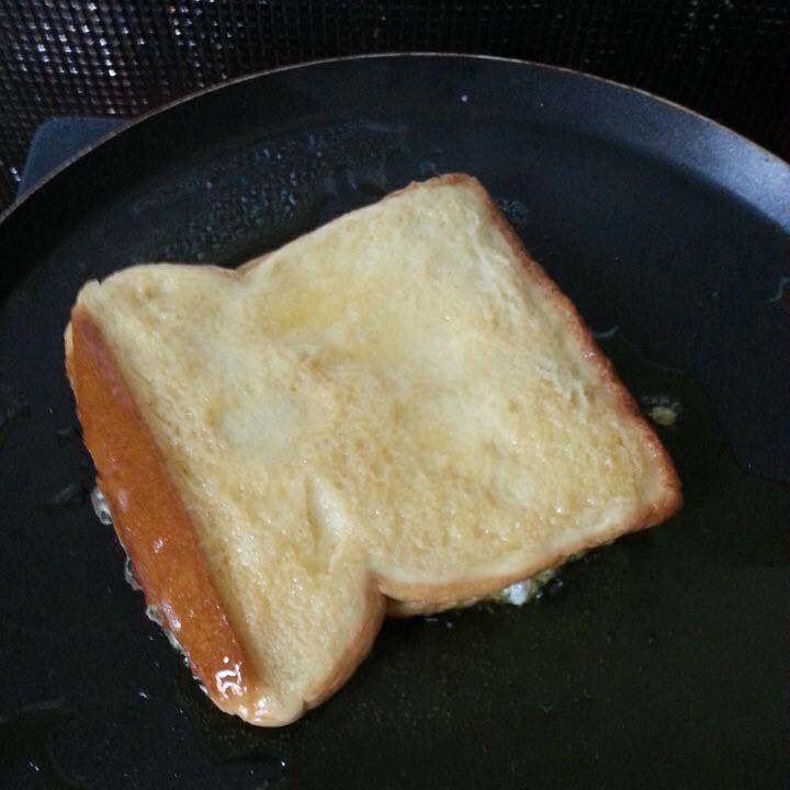 Viralfoodcrew On Twitter Roti Sosej Cheese Leleh Senang Je