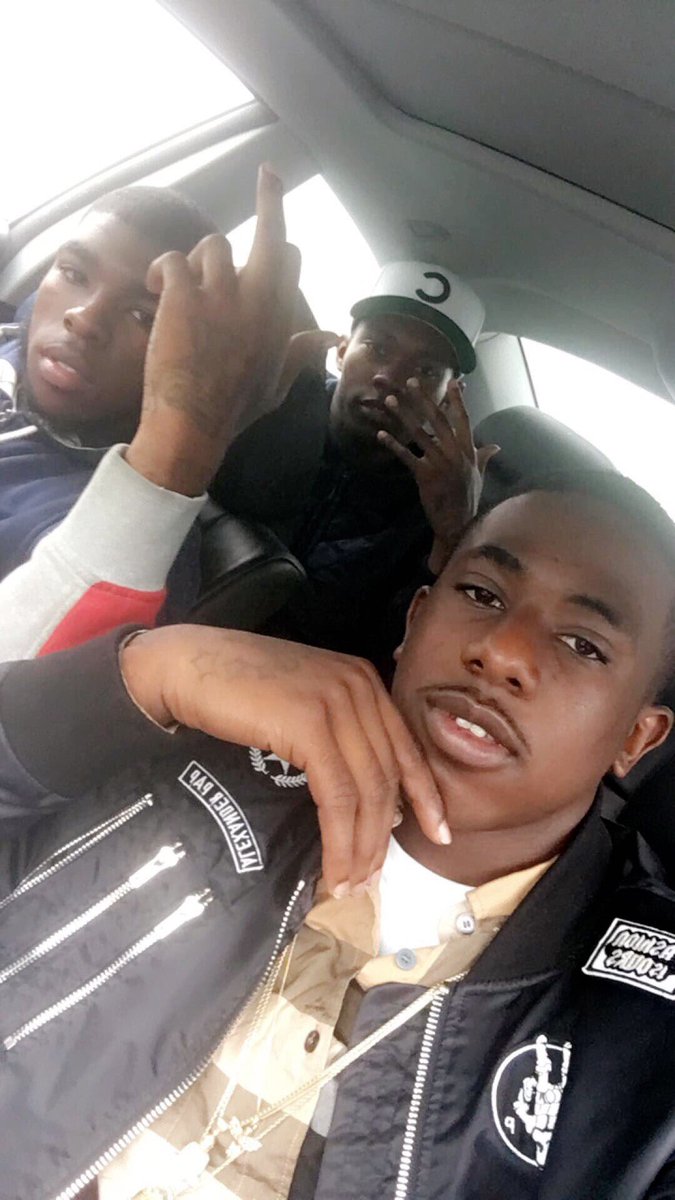 PaidNigga15's tweet photo. My right hand gone my brother blood💉 Vonte I promise they gone feel me https://t.co/4x65PAlrqT