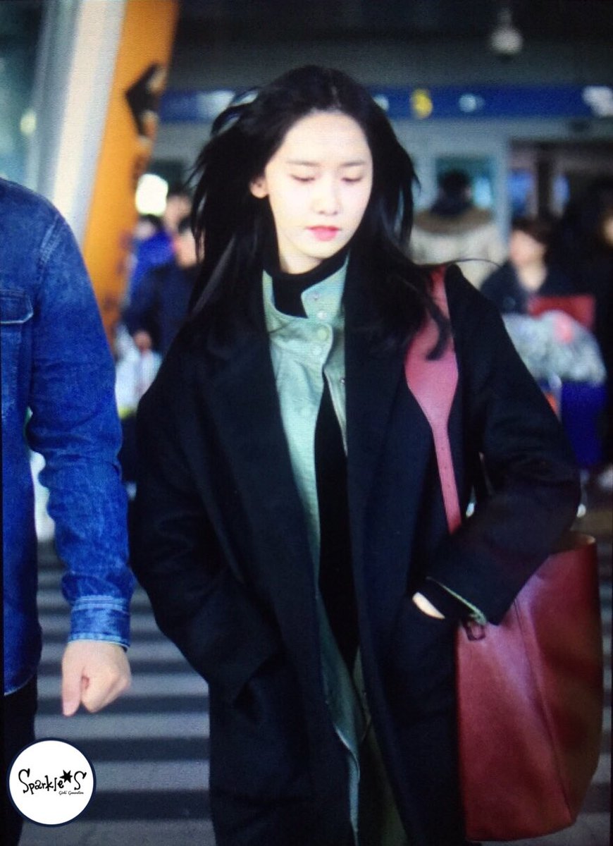 [PIC][14-01-2017]YoonA trở về Hàn Quốc vào hôm nay C2HXKn6UcAA3s2-