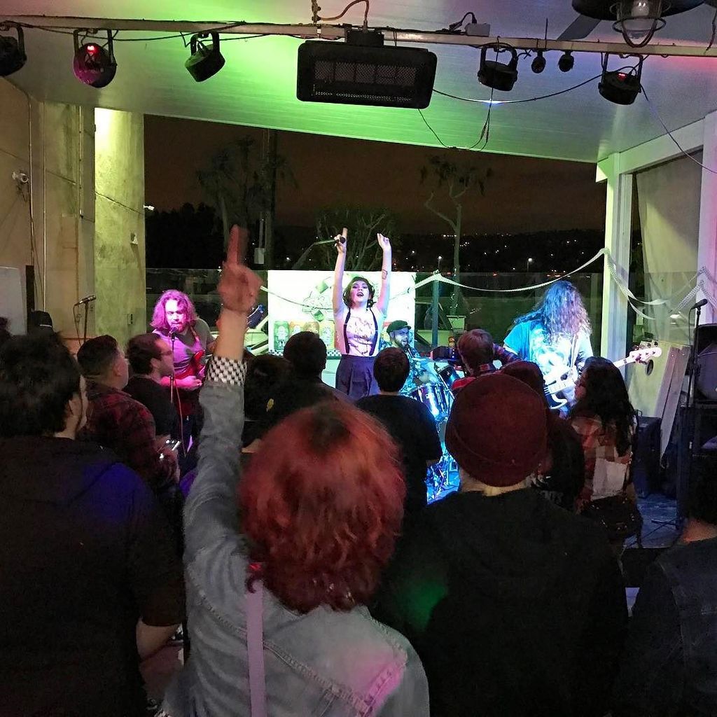 halfpasttwoska's tweet photo. Caught Tahlena's sick jump!
#karateinthegarage #ska #skapunk #skacore #socal #skanight #skashow #livemusic #sylsb … https://t.co/0fcTIZseOw