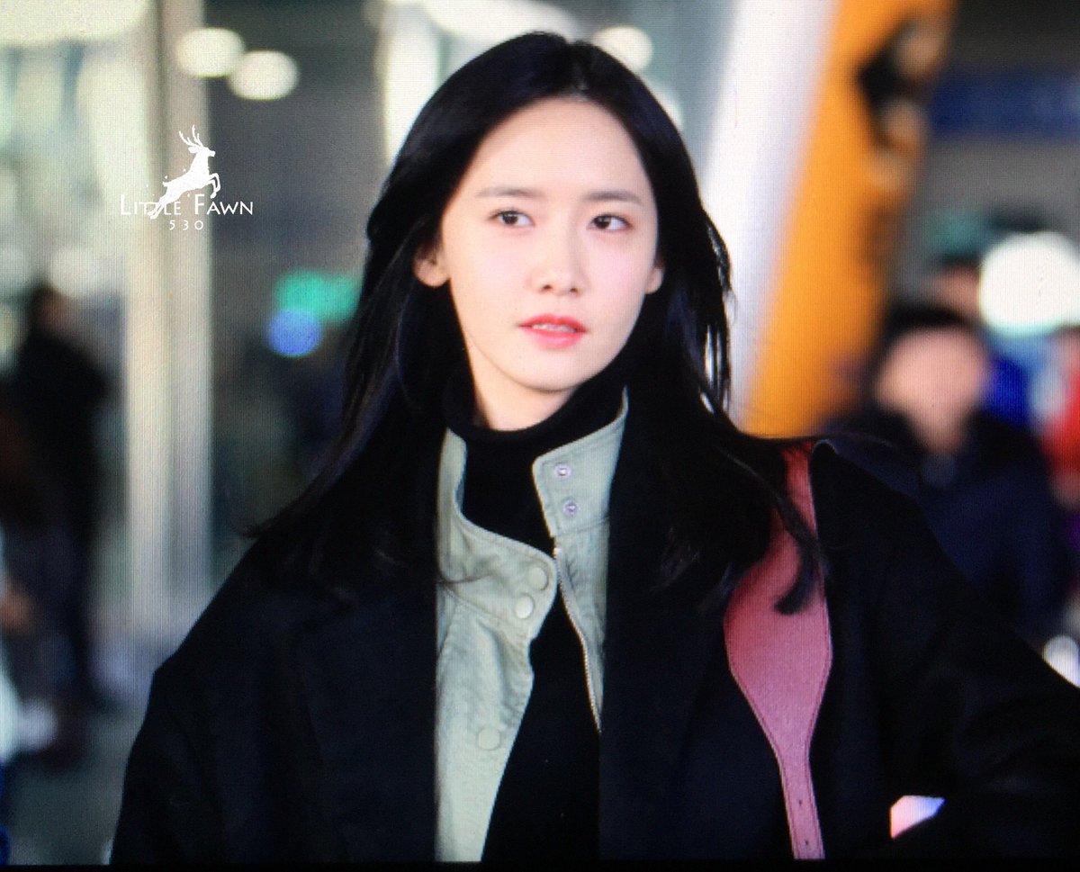 [PIC][14-01-2017]YoonA trở về Hàn Quốc vào hôm nay C2HZnefVEAQhfdJ