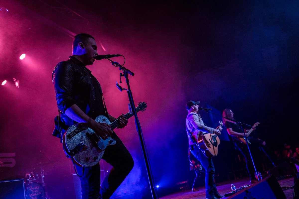 GreyEagleResort's tweet photo. To top off the night...an awesome performance from @timhicksmusic! https://t.co/Gkhwo82ApD