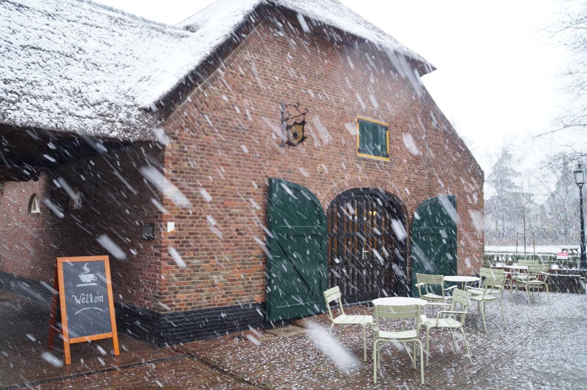 Ons terras raden we vandaag niet aan... maar je bent van harte welkom in <a href="/hetmuseumcafe/">hetmuseumcafe</a> voor een warm drankje. Vanaf nu ook #cappuccino.