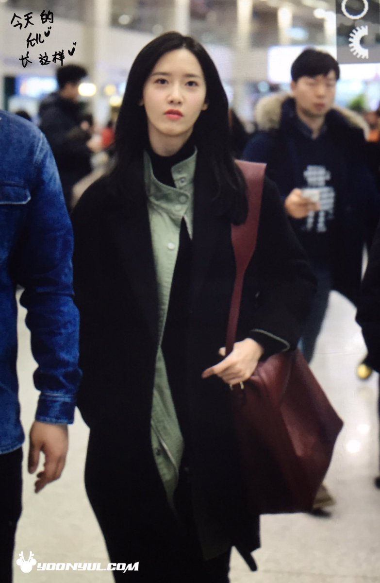 [PIC][14-01-2017]YoonA trở về Hàn Quốc vào hôm nay C2Hd6a-UkAAW_7O