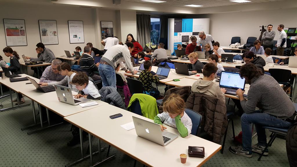 CristinaGiotto's tweet image. #ated4kids Prima lezione del nuovo anno  "vecchio" e grande entusiasmo #bentornati #CoderdojoTicino #coding @atedIctTicino @CoderdojoLugano
