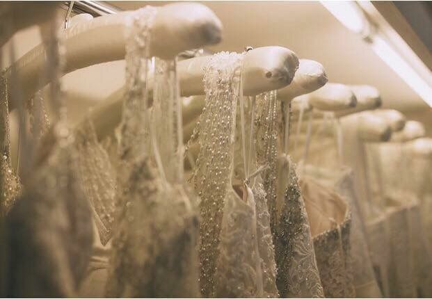 Ivoryandlaceb's tweet image. The sun is shining, let's go #weddingdress shopping! ❤👍🏻😍💍👰🏻🍾🥂 #foundtheone #yestothedress #bride #engaged #ronaldjoyce #amandawyatt