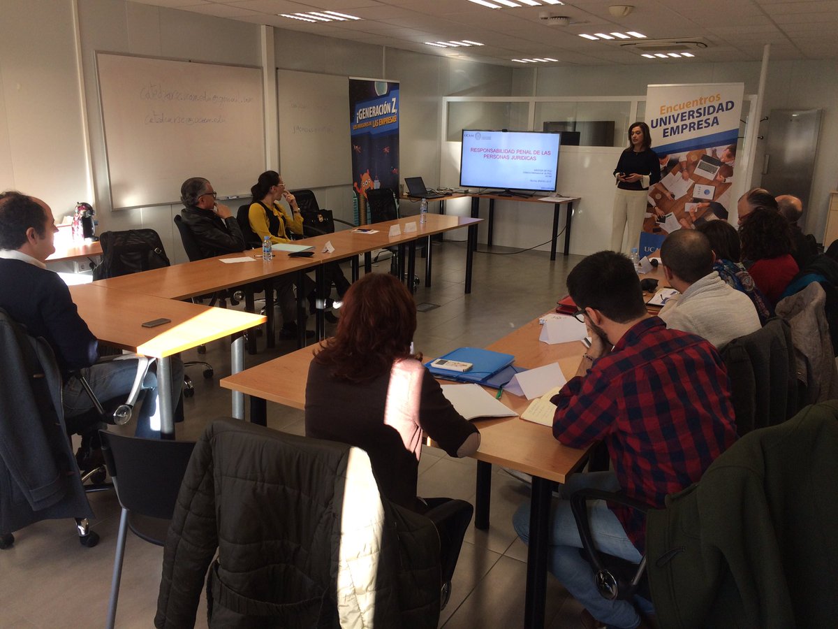martaisabelg's tweet photo. #UCAMMasterRSC Sesión de #Compliance con @grivasmar en nuestro Módulo Dirección de #RSC. Prevención Riesgos Penales para personas jurídicas. https://t.co/U82T70eT7Y